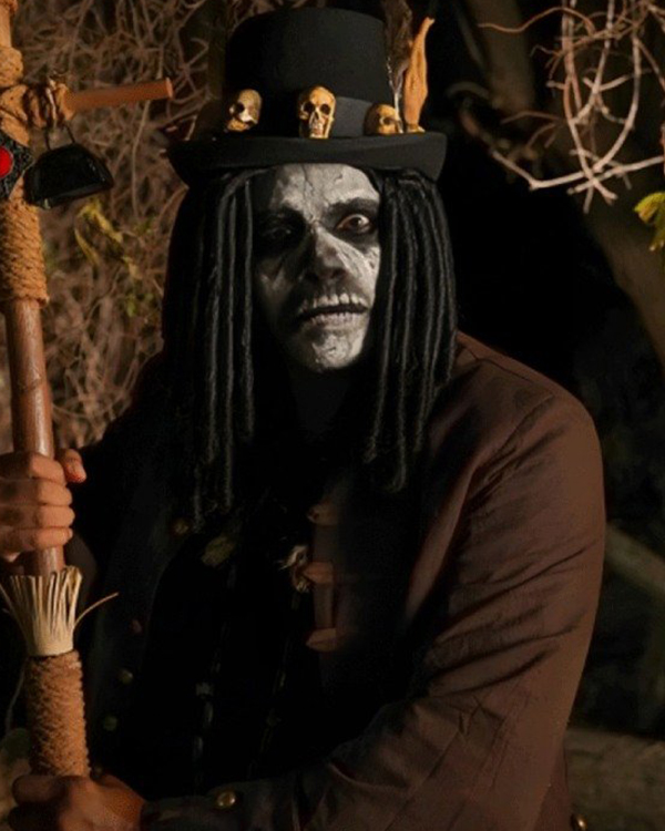 Devilreaux Film Devilreaux 2023 Vincent M. Ward Brown Coat